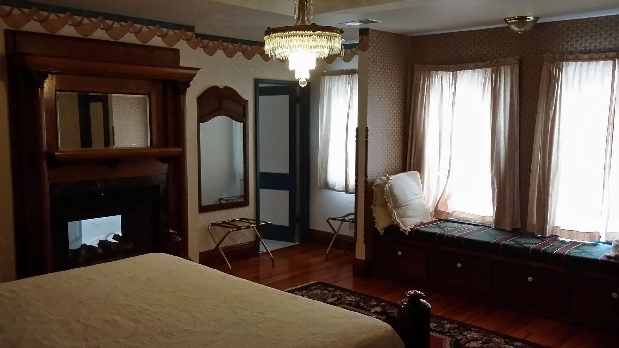 Chestnut Charm Bed & Breakfast Атлантик  Екстер'єр фото