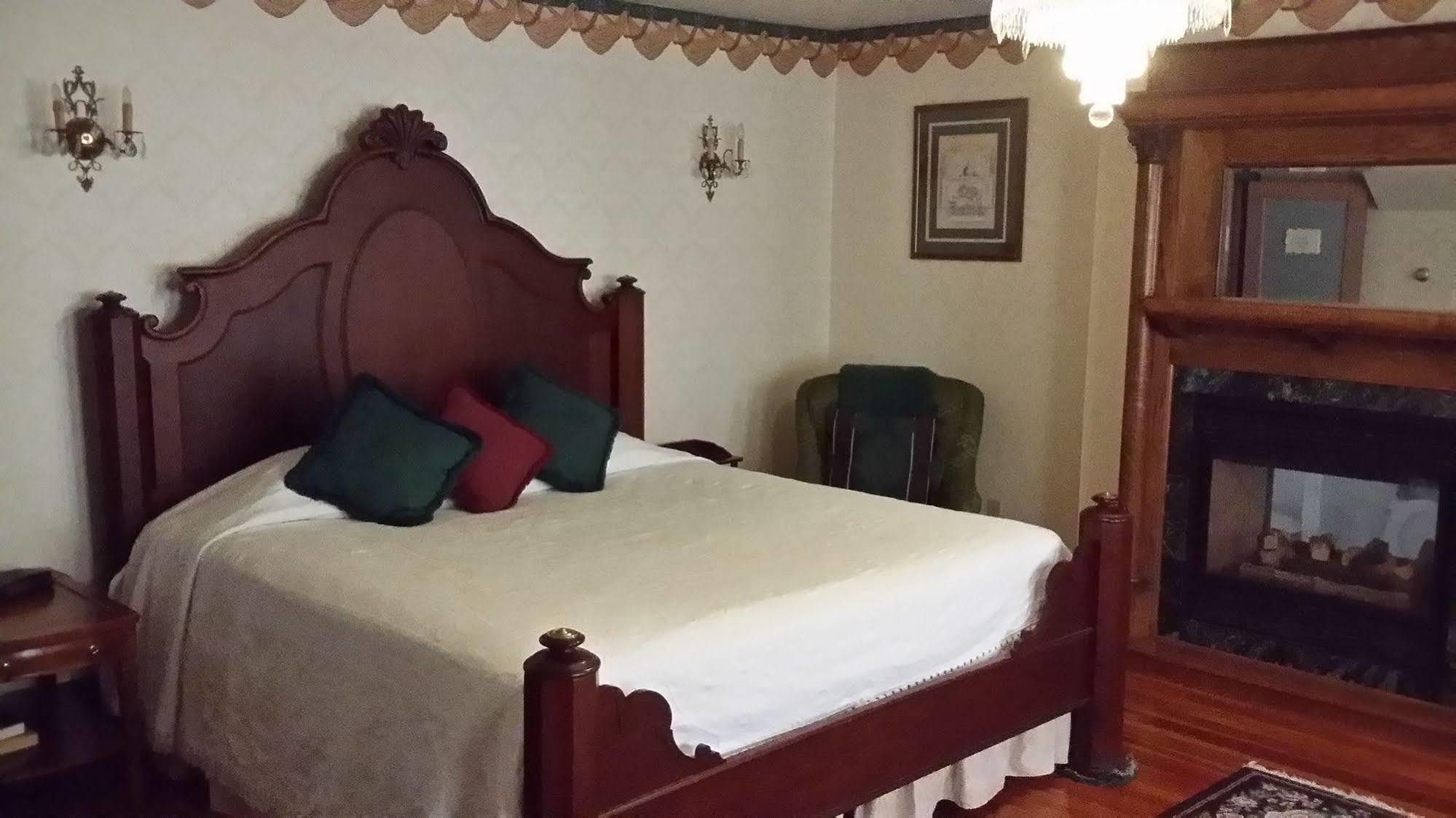 Chestnut Charm Bed & Breakfast Атлантик  Екстер'єр фото